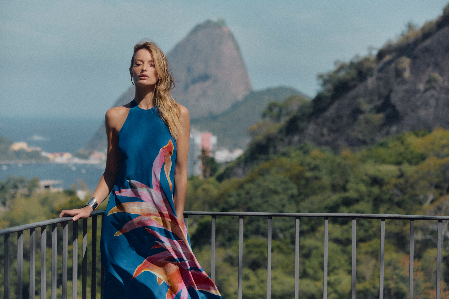 5 ocasiões para usar vestido de seda durante o dia 
